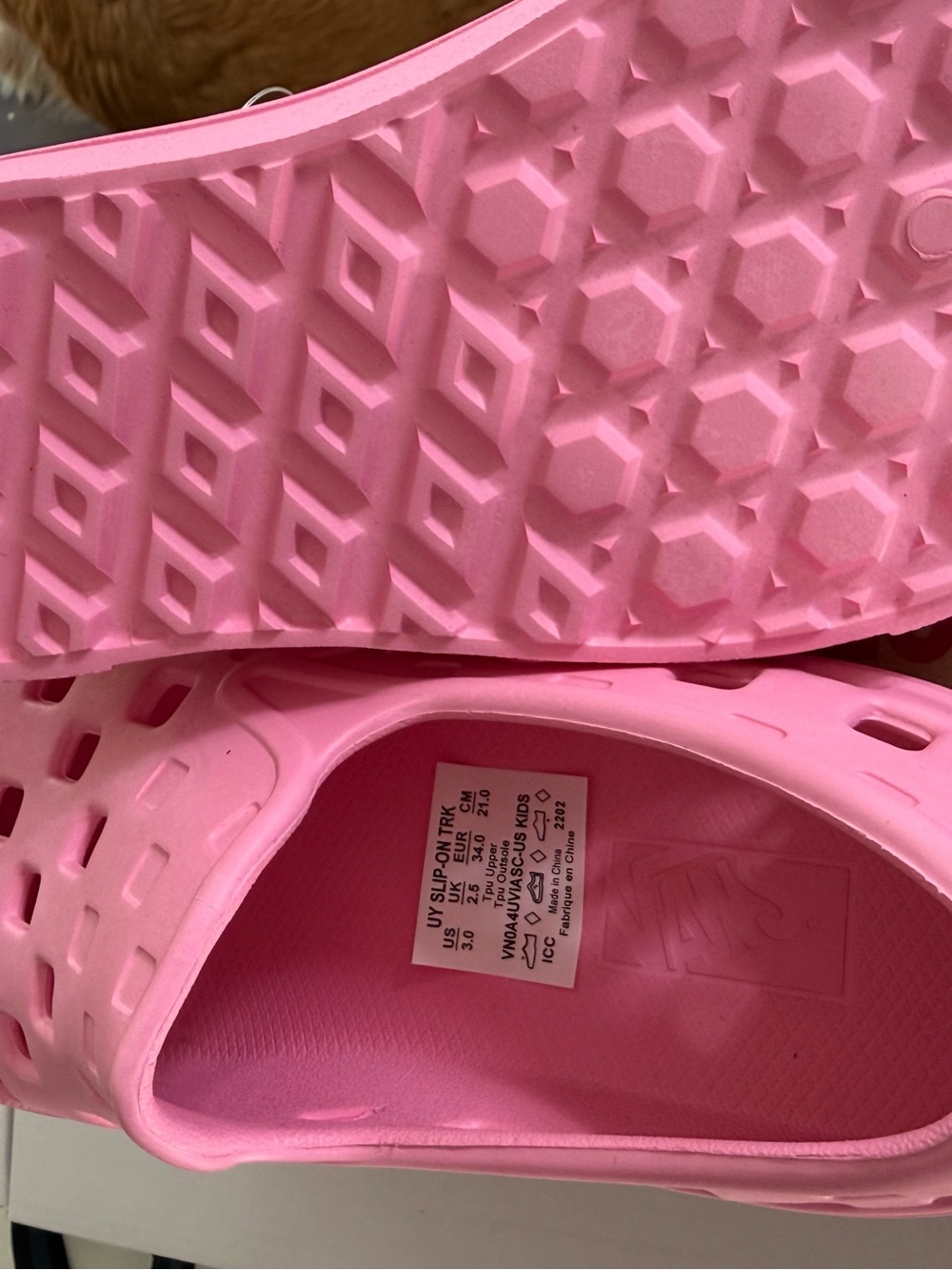 New Vans Kids Size 3 Pink Foam Crocs - Bright Bubblegum Pink - Picture 6 of 6